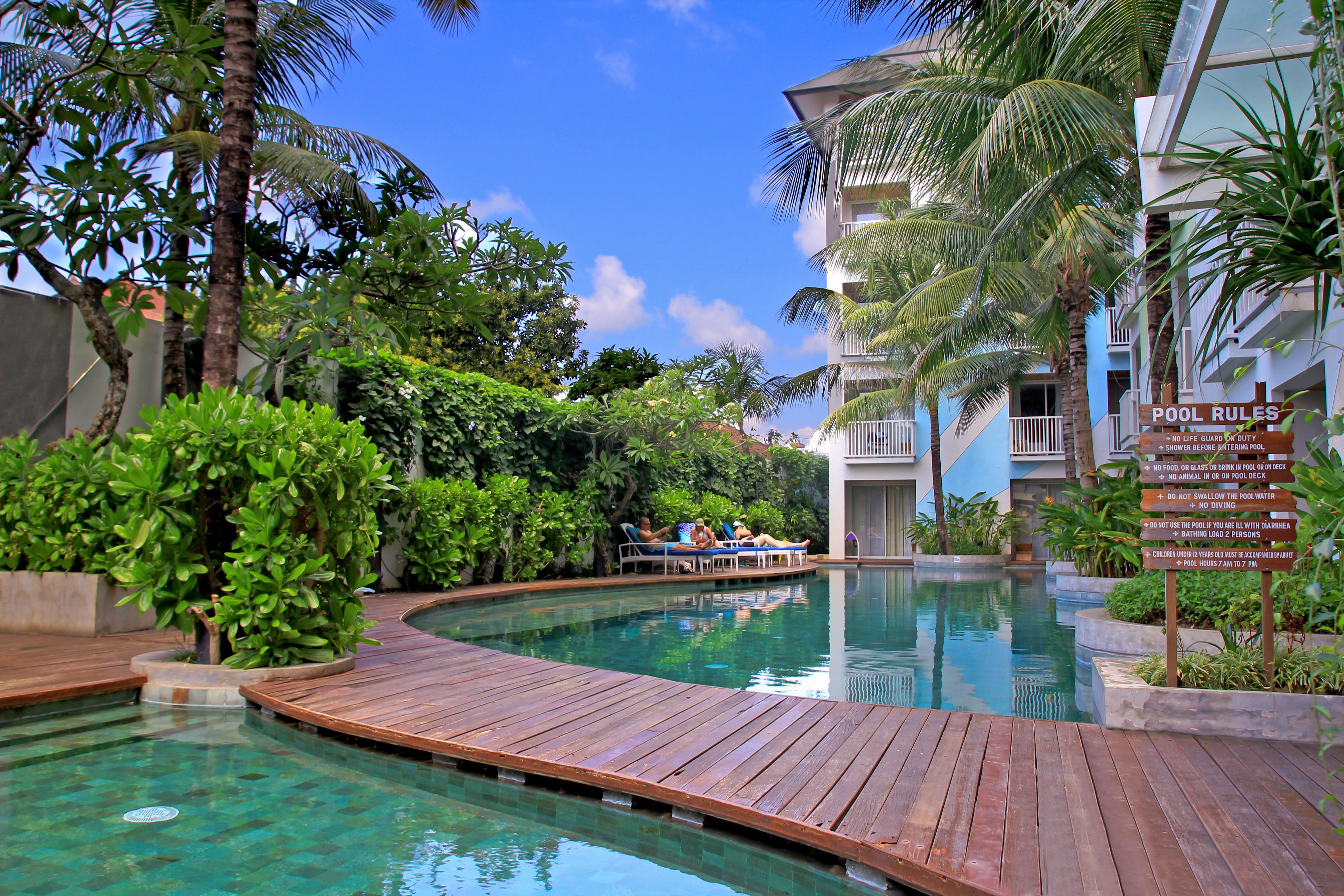 Bliss Surfer Hotel By Tritama Hospitality Legian Exterior foto