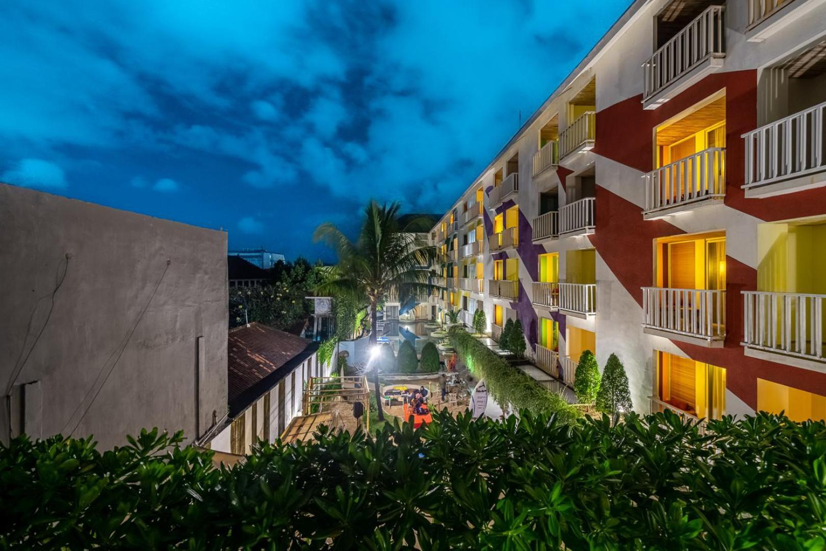 Bliss Surfer Hotel By Tritama Hospitality Legian Exterior foto