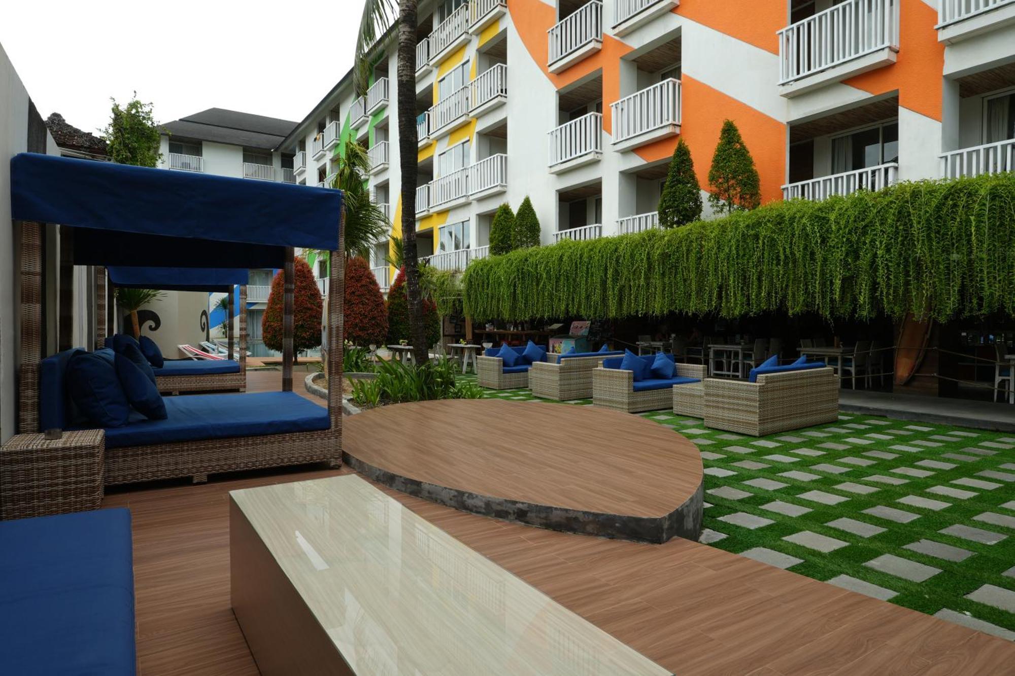 Bliss Surfer Hotel By Tritama Hospitality Legian Exterior foto