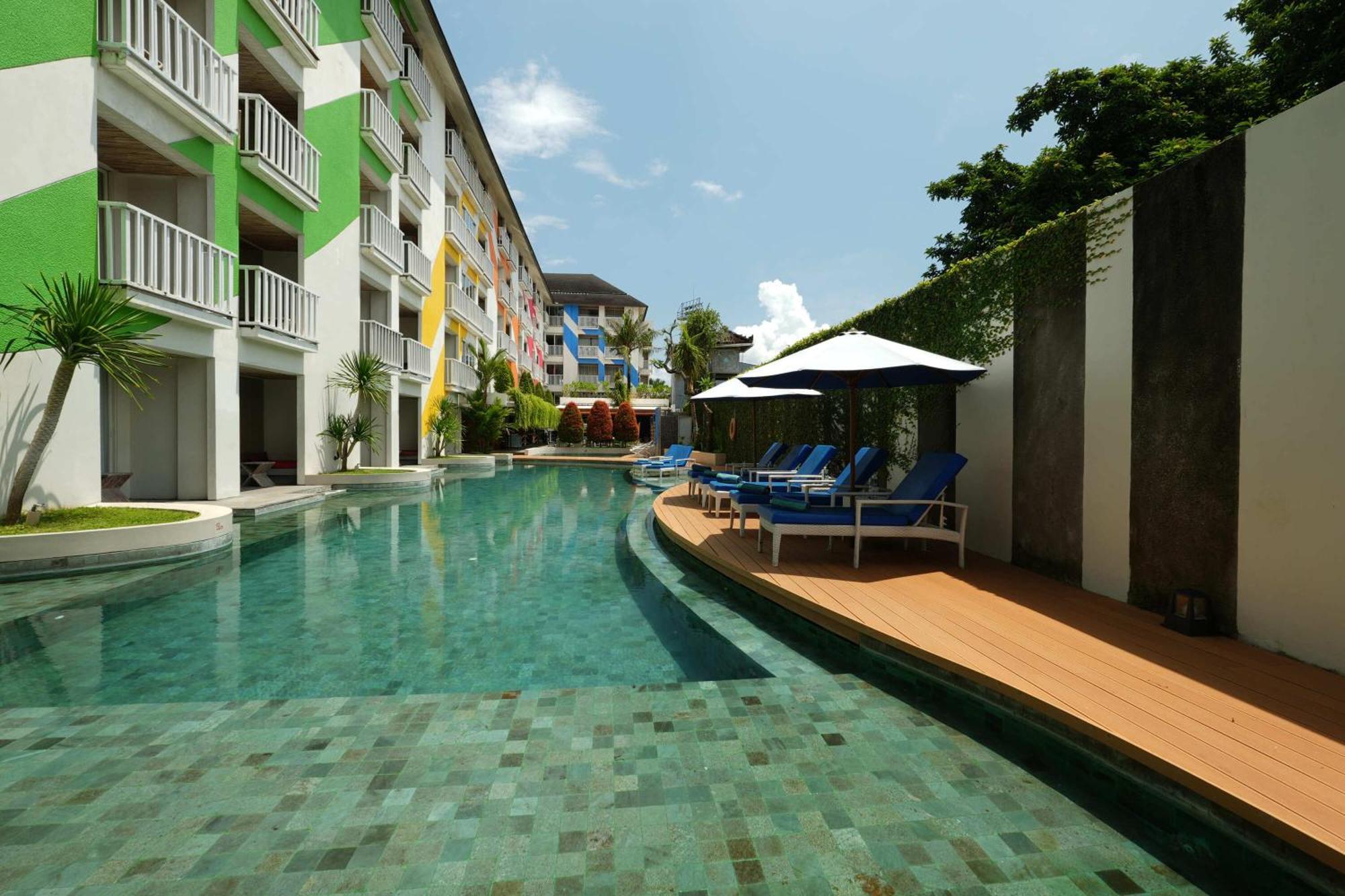Bliss Surfer Hotel By Tritama Hospitality Legian Exterior foto